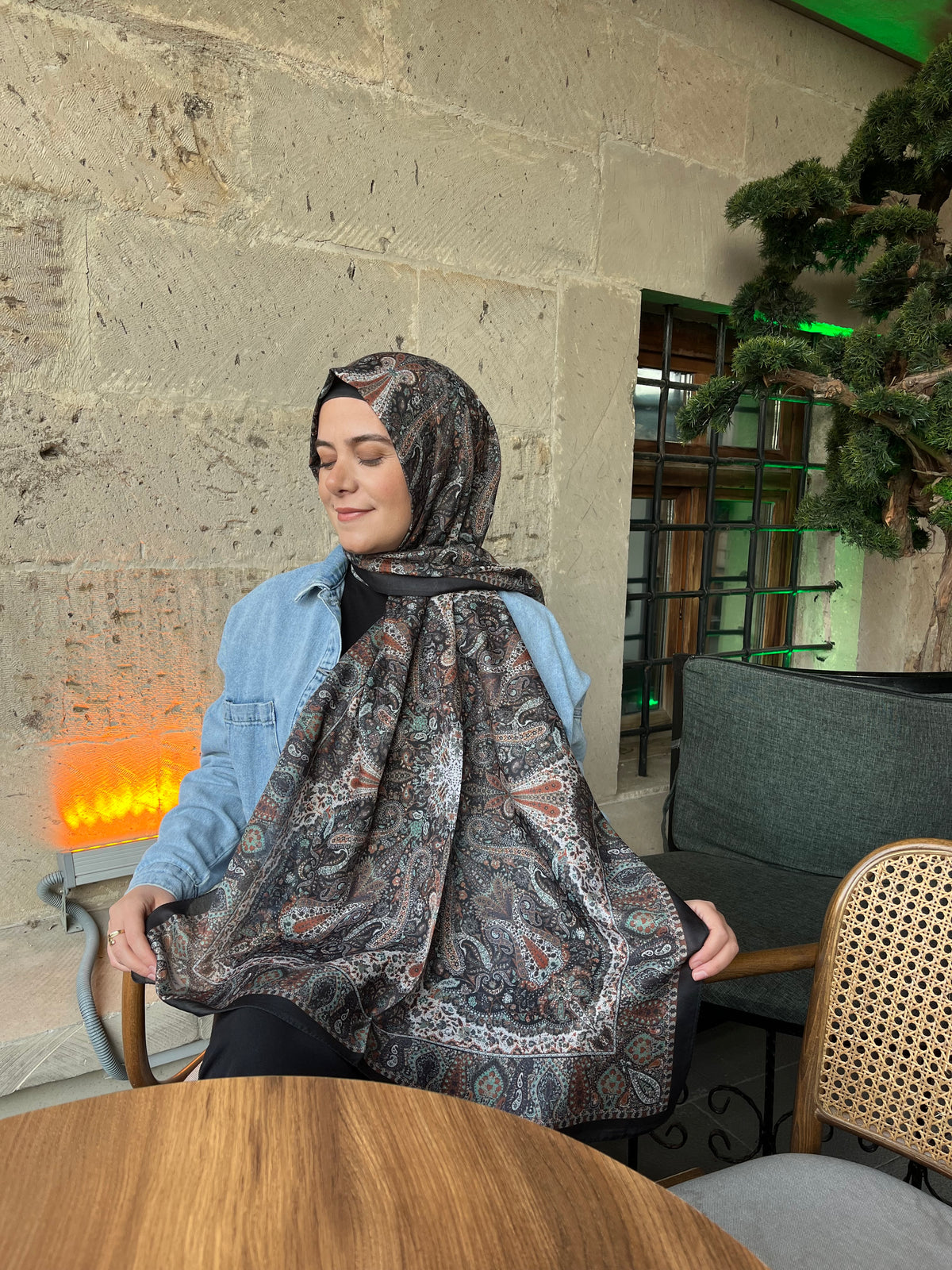 Mavi ipek etnik desen şal