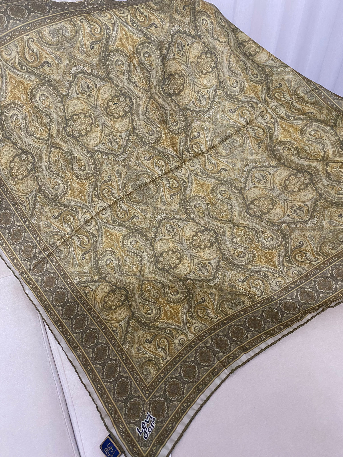Levidor Kristal Eşarp